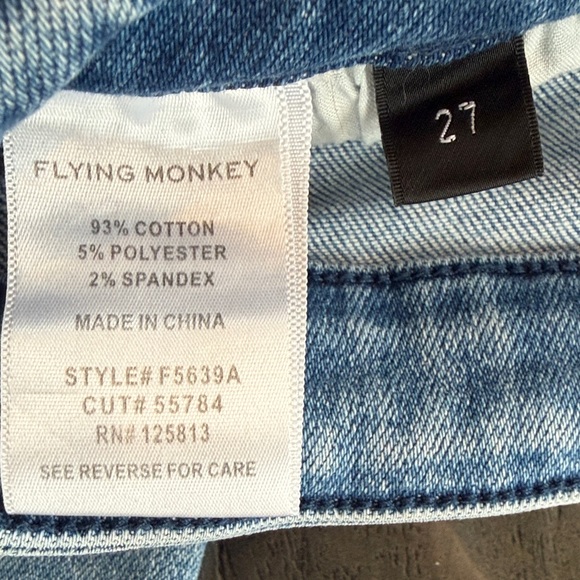 Flying Monkey Light Blue Cropped Jeans. Womens Size 27. Inseam 27 in. Stretch - Picture 3 of 8
